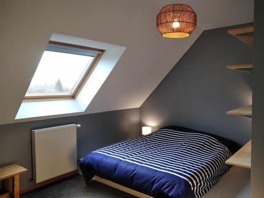 L Etablissement Gold Beach Propose 1 Hebergement , Maison 80M2 Avec Terrain 500M2, Parking Prive A 4 Min Du Port Artificiel D Arromanches, Services Accueil Personnalise, Lits Faits, Serviettes, Menage, Netflix, Wifi Ryes Екстериор снимка